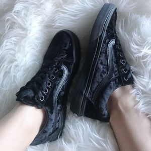 Black velvet old skool vans